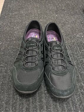 Skechers Black Slip-On Comfort Sneakers for Women Size 9